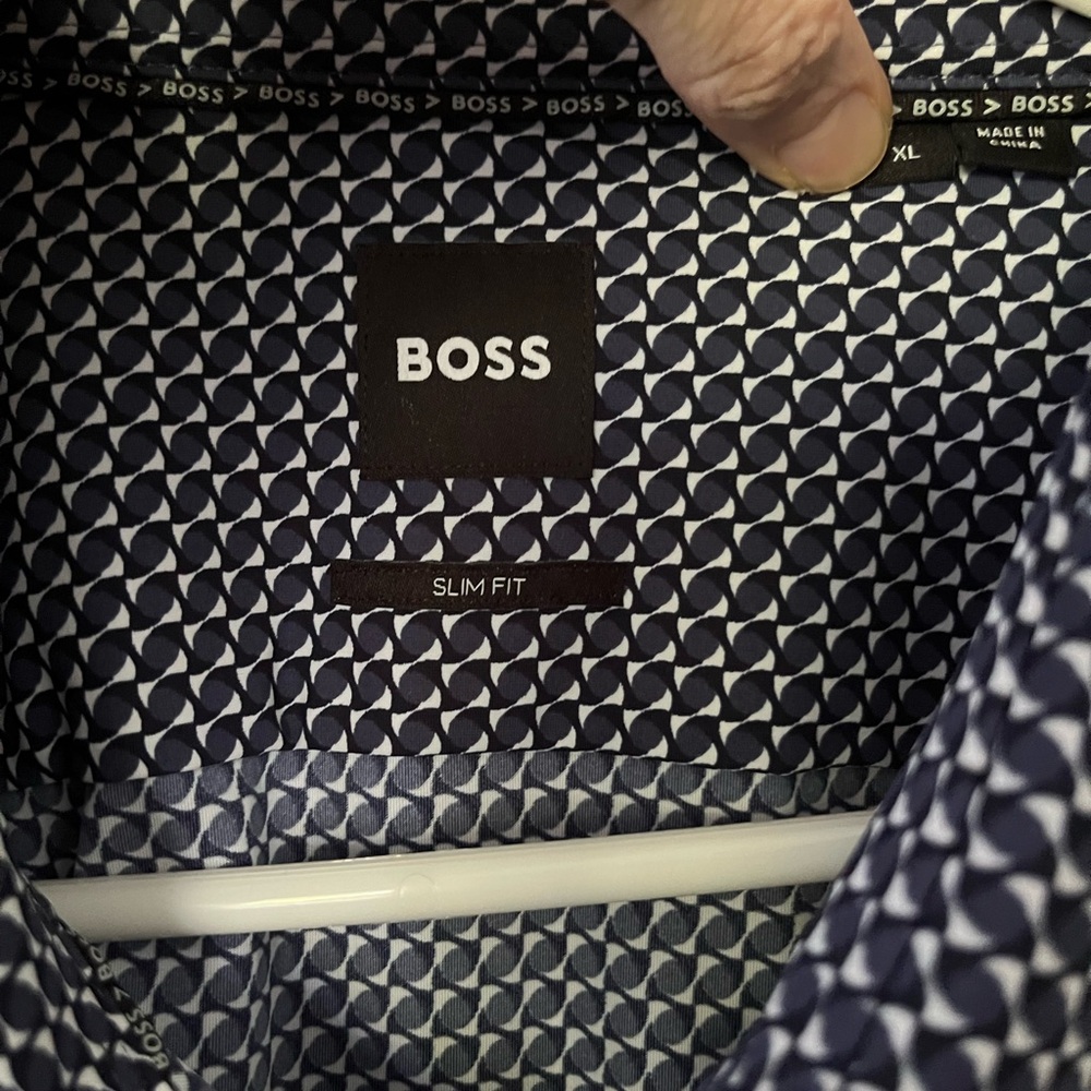 NWOT Men's BOSS Roan Performance Button Down Short Sleeve Shirt Sz XL - Picture 2 of 4